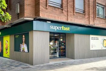 Superfast inaugura su nuevo supermercado en el municipio de Moncada