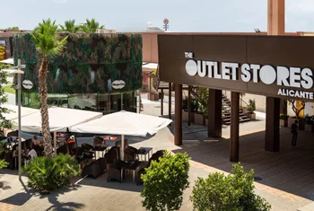 Via Outlets compra The Outlet Stores Alicante a UBS tras el aval de Competencia