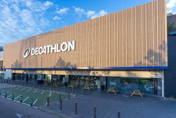 Decathlon estrena su nueva imagen de marca