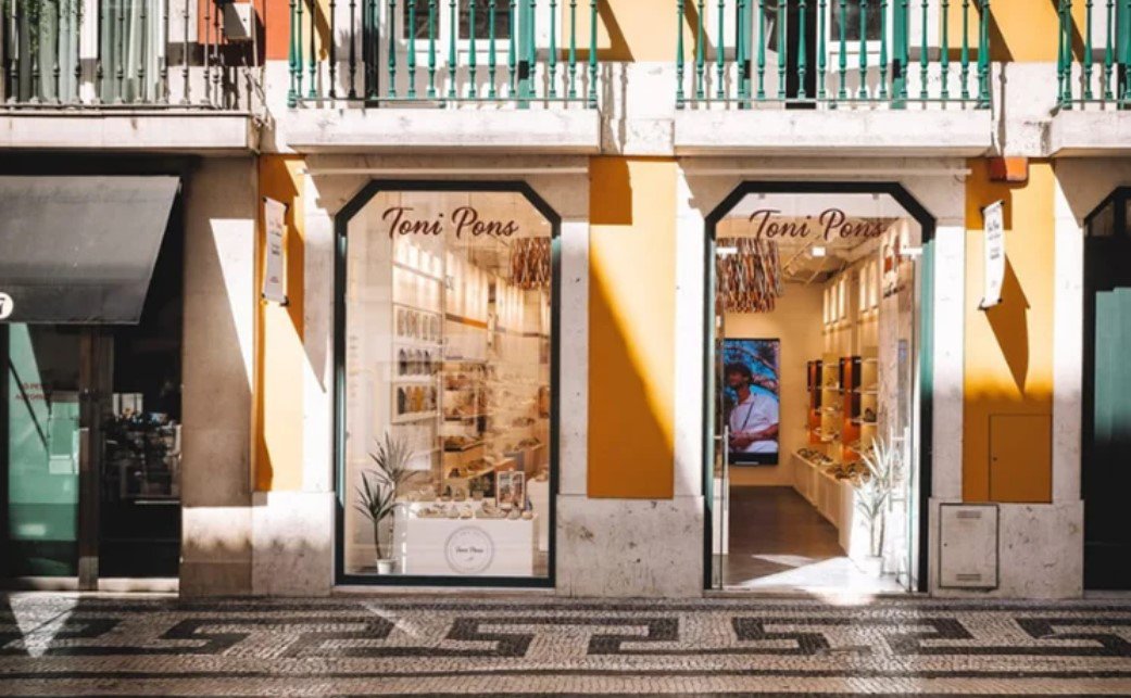 El español Toni Pons abre su primera tienda en Portugal