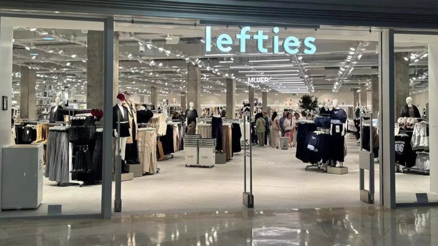 Lefties reestrena su tienda en Los Alcores con su innovador concepto phygital