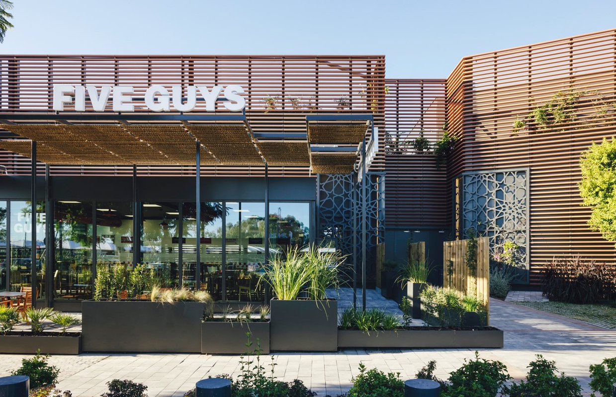 Sevilla Fashion Outlet acoge el nuevo restaurante Five Guys