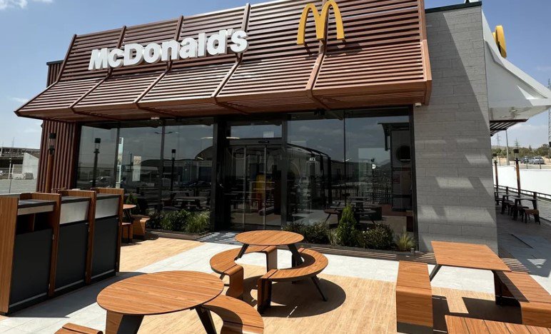 McDonald's se instala en el centro comercial Alcampo Roces