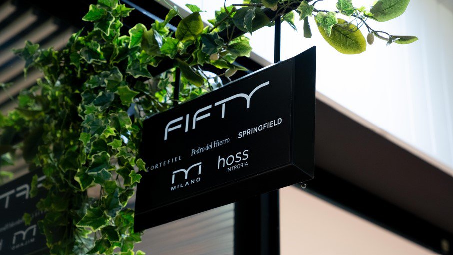 Vallsur inaugura la tienda Fifty, el outlet premium del grupo Tendam