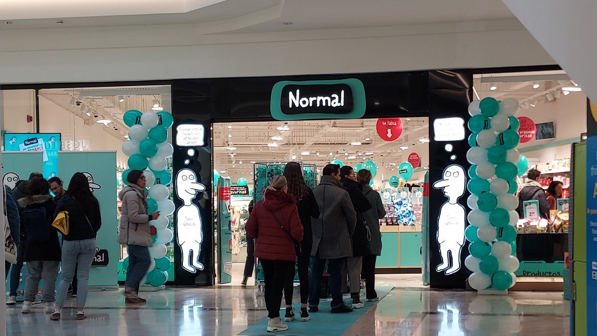 La marca danesa Normal abre una nueva tienda en TresAguas