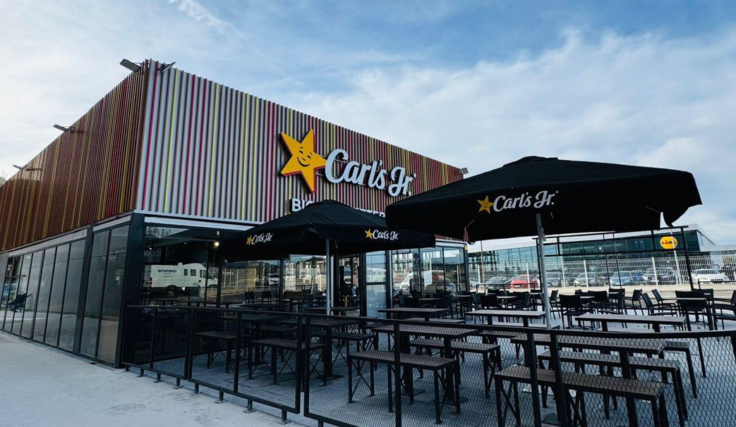 Carl’s Jr. inaugura su primer restaurante modular en España en el centro comercial El Osito