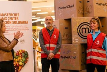 Max Center dona alimentos a Cáritas Bizkaia en el marco del evento MasterChef 2025