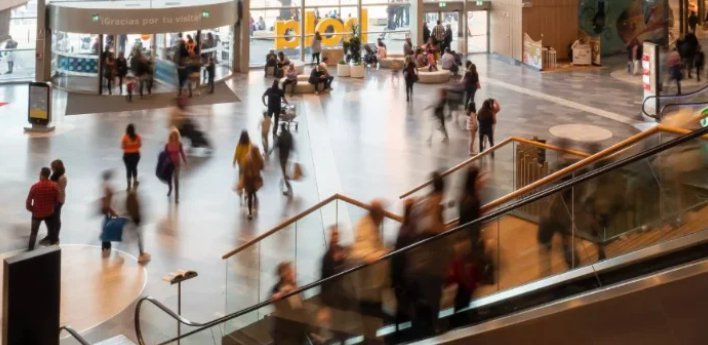 La afluencia a los centros comerciales en España crece un 6,8% en abril