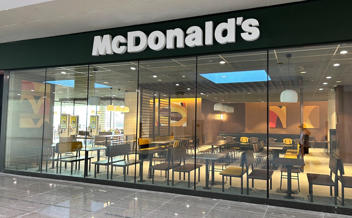 McDonald’s instala su mayor restaurante europeo en el Aeropuerto de Palma de Mallorca