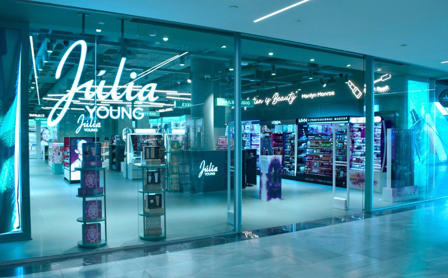 Westfield Glòries amplía su mix de perfumería y cosmética con la apertura de Júlia