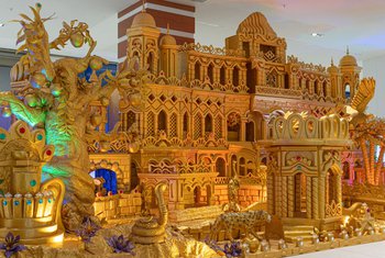 Fantasía y espectáculo en los centros comerciales: Vallsur acoge la experiencia inmersiva "El Reino de Oro"