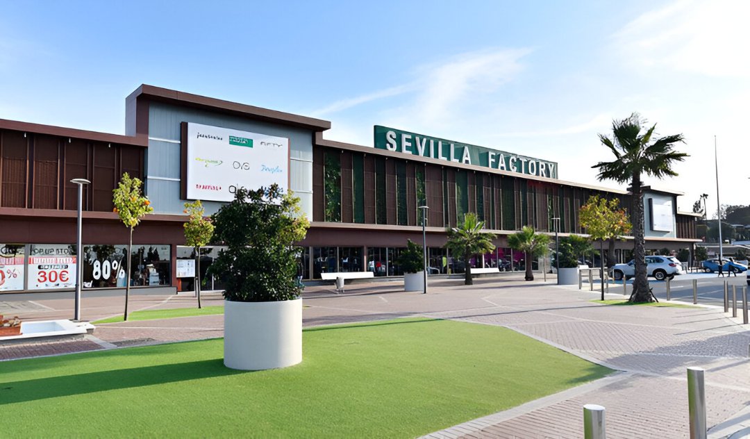 Sevilla Factory refuerza su oferta infantil con la llegada de Juguettos y Charanga