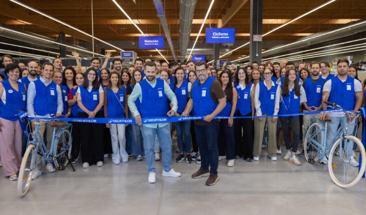 Decathlon inaugura en Adeje Shopping su primera tienda en el sur de Tenerife