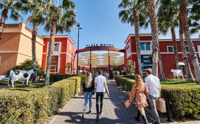 Plaza Mayor amplía su oferta comercial con cinco nuevas aperturas