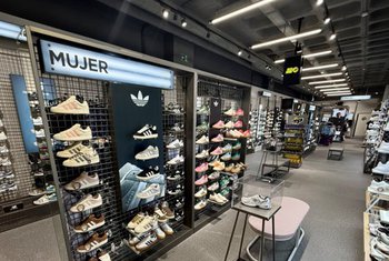 JD amplía su presencia en Madrid con dos aperturas en H2O y TresAguas