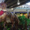 La Vital recrea un espacio prehistórico con réplicas de dinosaurios y actividades familiares
