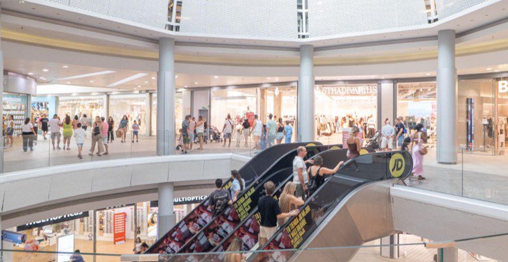 Dinosaurios a tamaño real toman el centro comercial H2O hasta septiembre