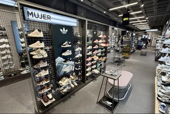 JD suma su tienda número 13 en Barcelona con la apertura en Arenas