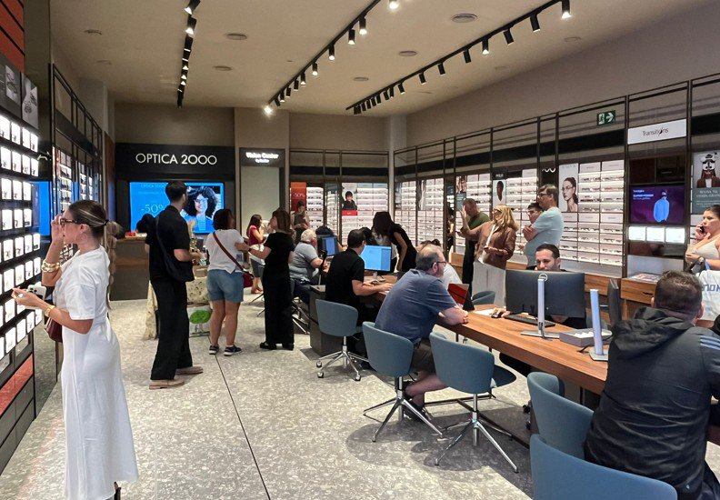 OPTICA2000 se estrena en Granada con un nuevo espacio en Nevada Shopping