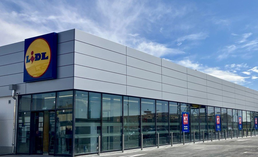 Lidl incorpora un supermercado en el parque comercial de Morón de la Frontera y otro en Almassora