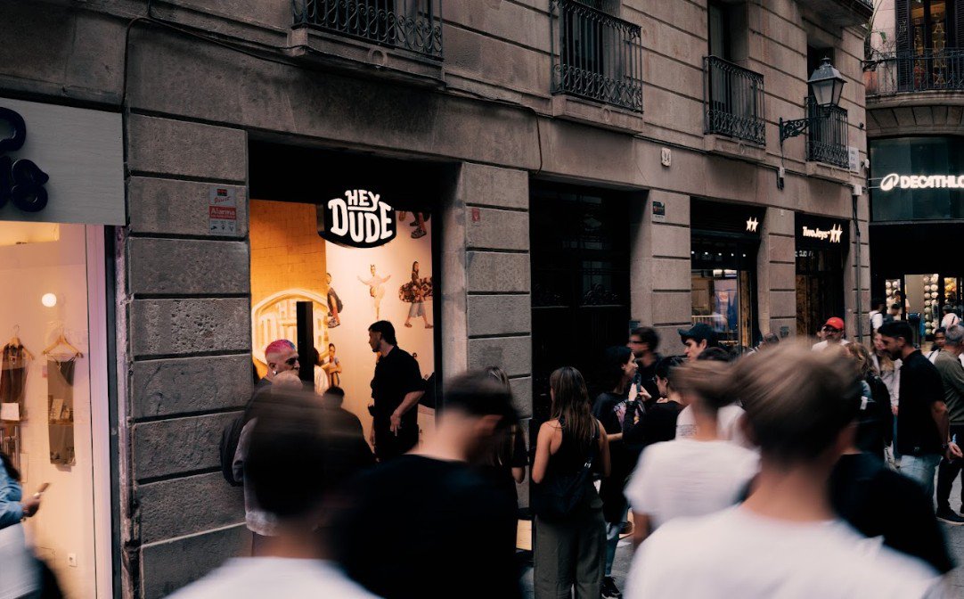 Heydude debuta en el retail español con su primer punto en Barcelona