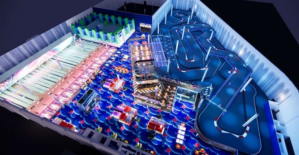El centro comercial Aleste Plaza inaugura Mega Ozone Bowling