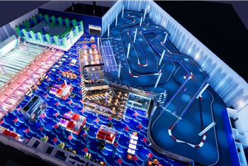 El centro comercial Aleste Plaza inaugura Mega Ozone Bowling