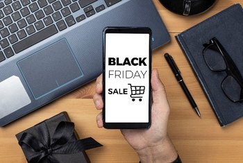 Los españoles prevén gastar 485 euros online durante el Black Friday