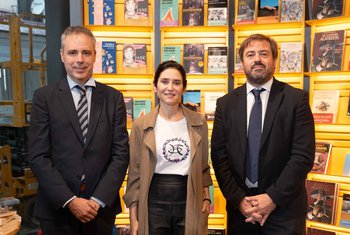 Isabel Díaz Ayuso inaugura el nuevo Fnac de Callao