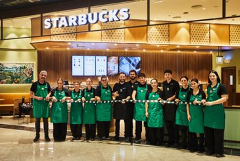 Starbucks inaugura un nuevo local en el centro comercial Marineda City