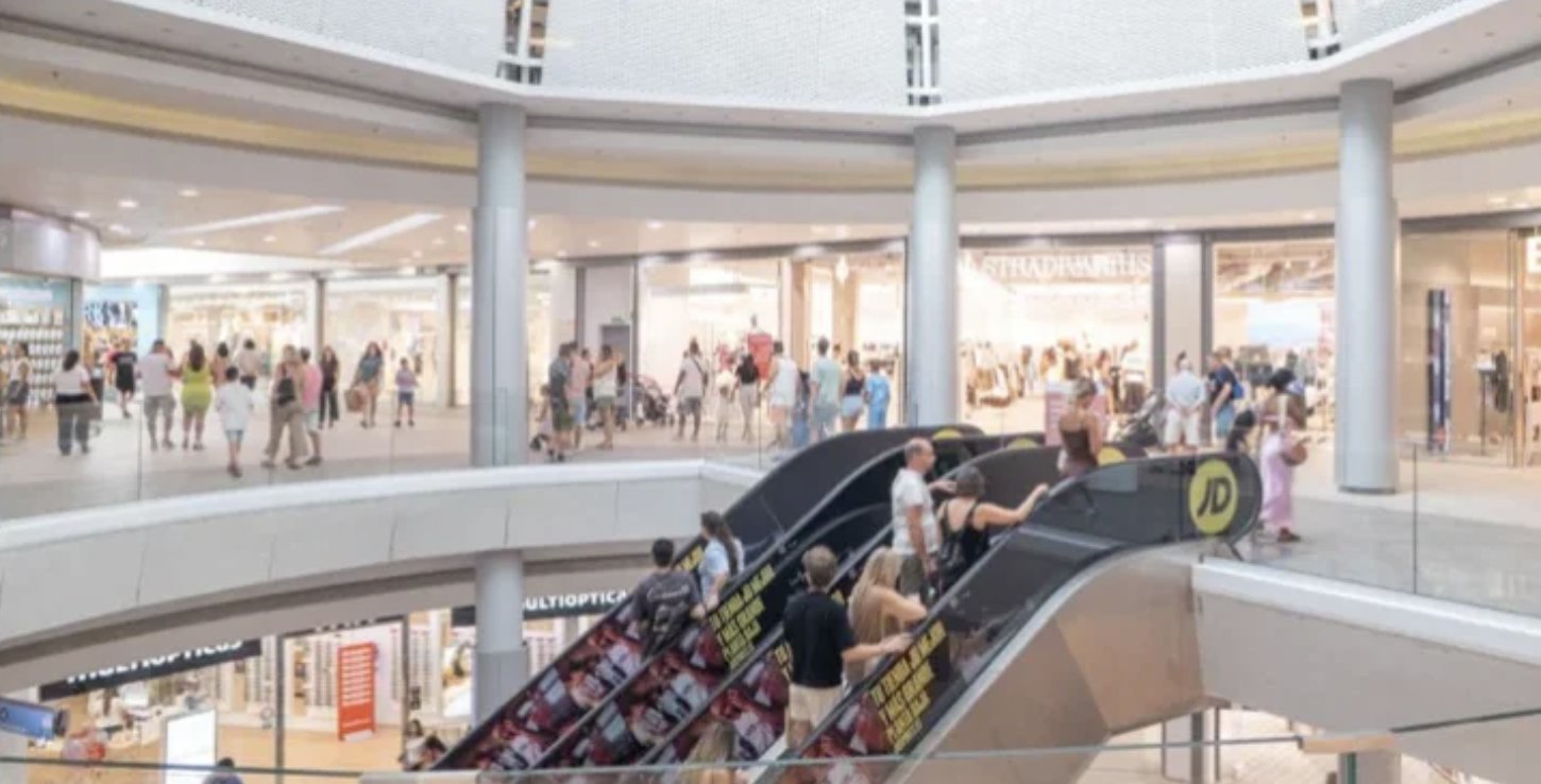 Tony Aguilar, Edurne e Hypers Kids África inauguran la Navidad en H2O