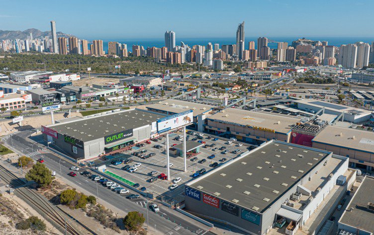 Resolute vende el centro comercial La Marina al Grupo Inmobic