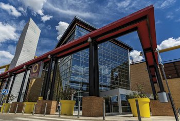 Mango Teen, Cortefiel, Santa Gloria y Rossellimac se suman al mix de Luz del Tajo