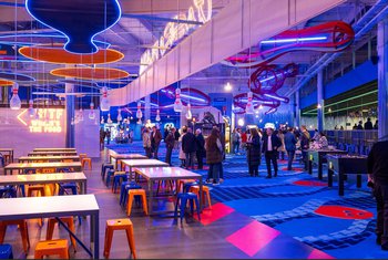 Aleste Plaza amplía su oferta de ocio con la apertura de Mega Ozone Bowling