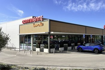 Savills IM compra dos supermercados en Portugal