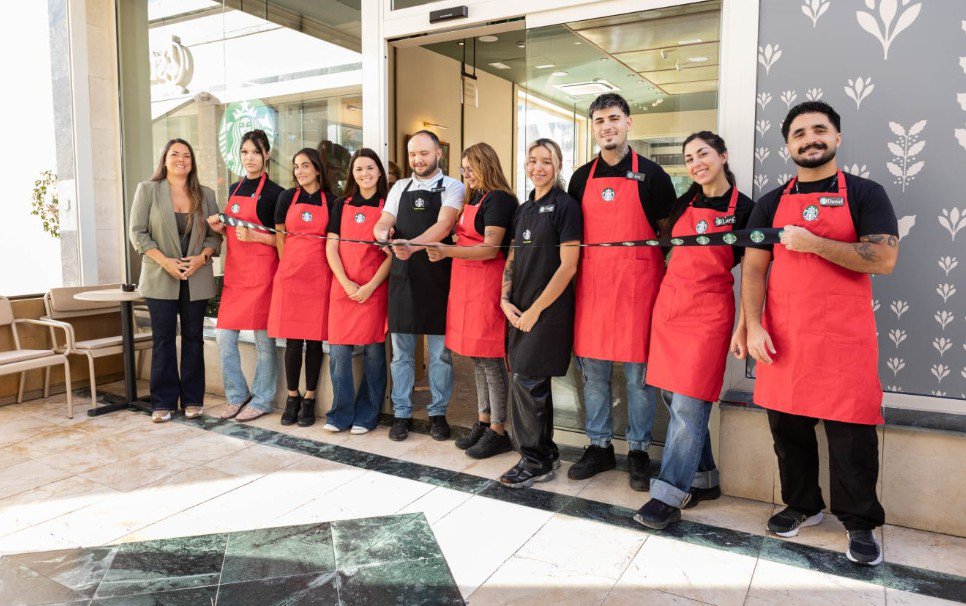 Starbucks abre su octavo local en Tenerife en Safari Shopping Center