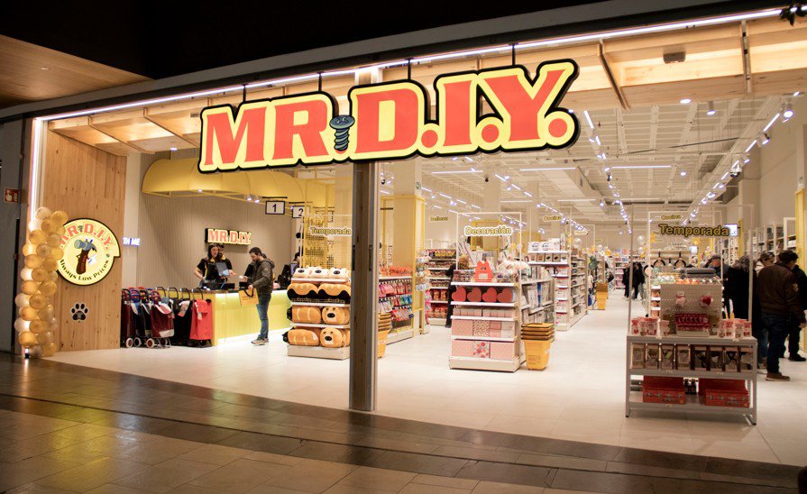 MR. D.I.Y. abre tienda en El Rosal y lleva su nuevo formato a Castilla y León