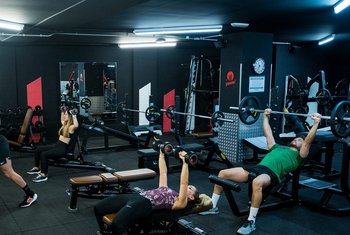 Synergym cierra 2025 con 72,2 millones de ingresos y fija 210 clubes como meta en 2026