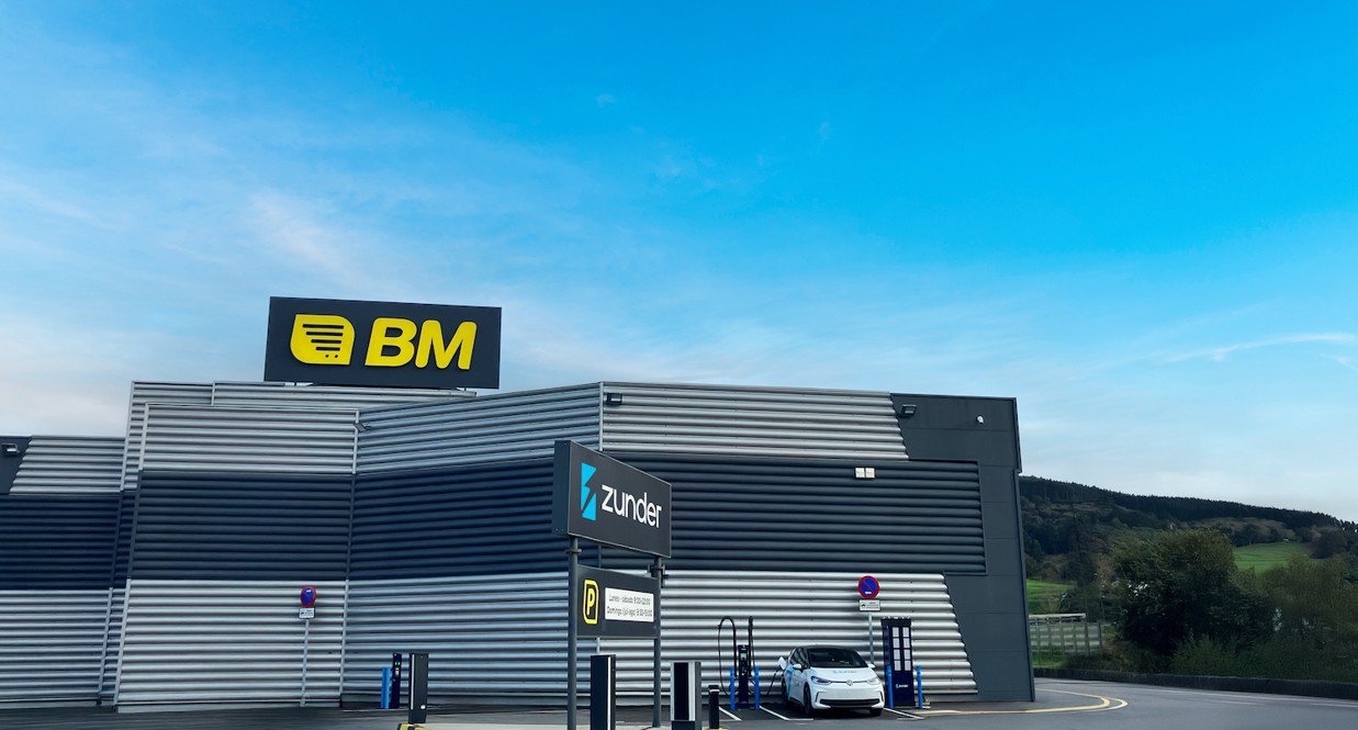 Zunder y BM instalan puntos de recarga para vehículos eléctricos