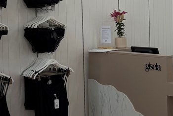 Gisela se incorpora a La Torre Outlet Zaragoza