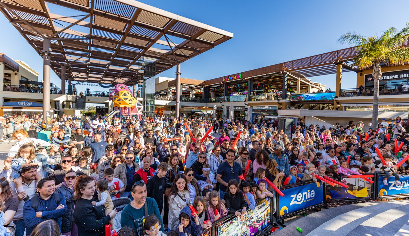 Zenia Boulevard supera el medio millón de visitas en Semana Santa y renueva su oferta