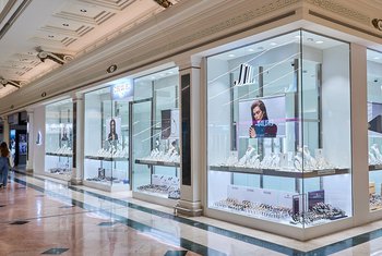 Jose Luis Joyerías inaugura una nueva tienda de Gran Via 2