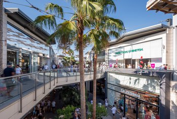 Carmila suma 35 nuevas firmas y renueva 12.500 m2 en sus centros comerciales