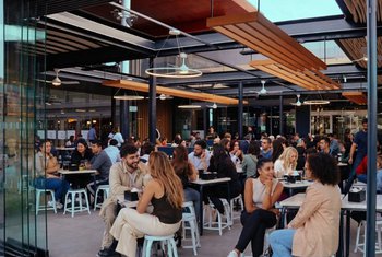 100 Montaditos amplía su mayor local en España en Westfield Parquesur