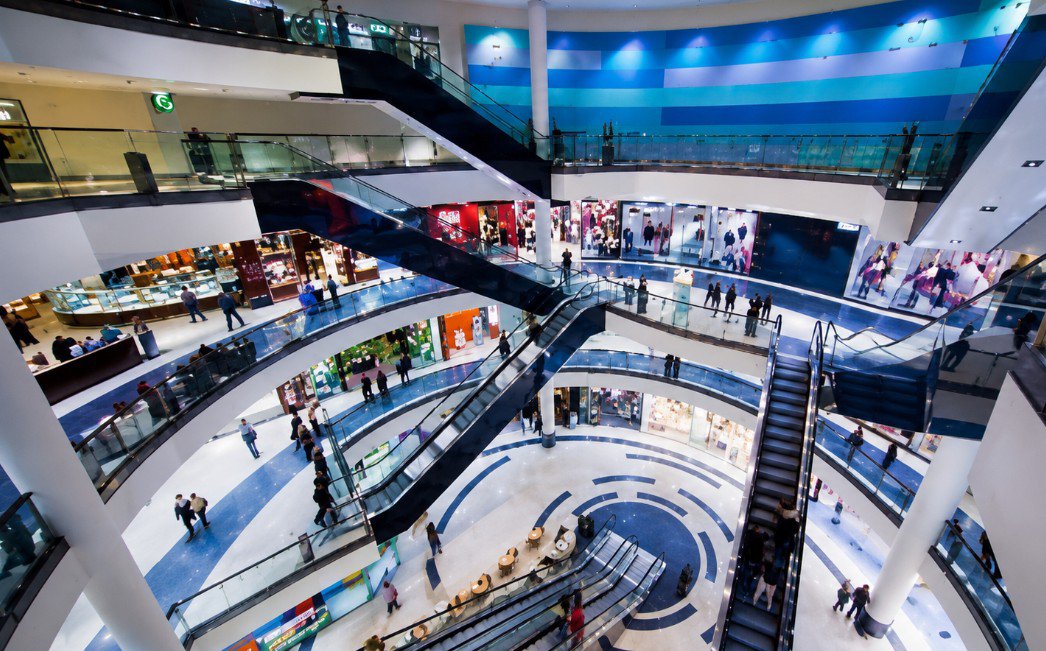 La afluencia a centros comerciales sube un 3,3% en abril en España