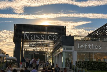 Las ventas en centros y parques comerciales crecen un 8,3% hasta marzo