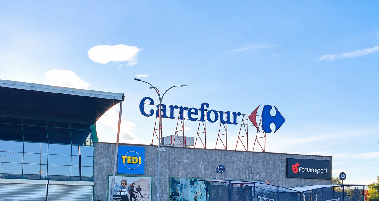 LRI21 adquiere el centro comercial Jaca