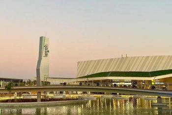 La tienda oficial del Sevilla FC abre en el centro comercial Lagoh