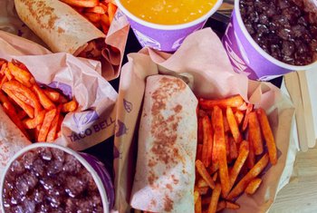 Taco Bell elige Bahía Real para su debut en Cantabria
