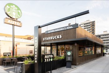Starbucks llega a La Garena y Megapark en formato Auto